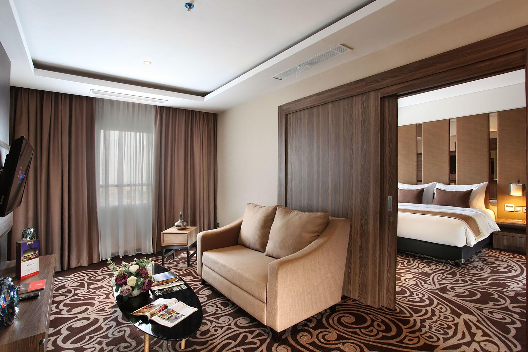 Swiss-Belinn Karawang Εξωτερικό φωτογραφία