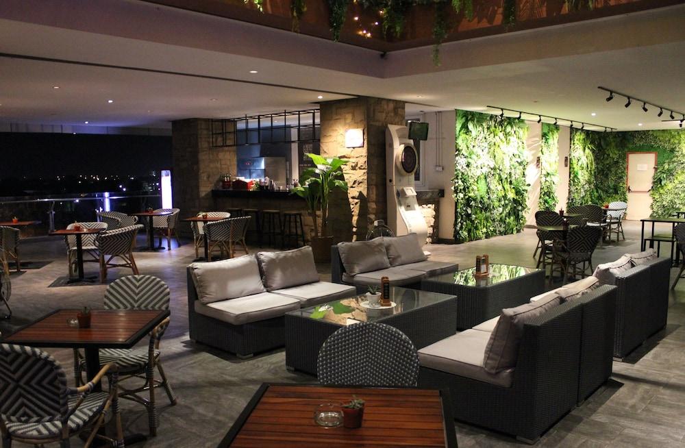 Swiss-Belinn Karawang Εξωτερικό φωτογραφία