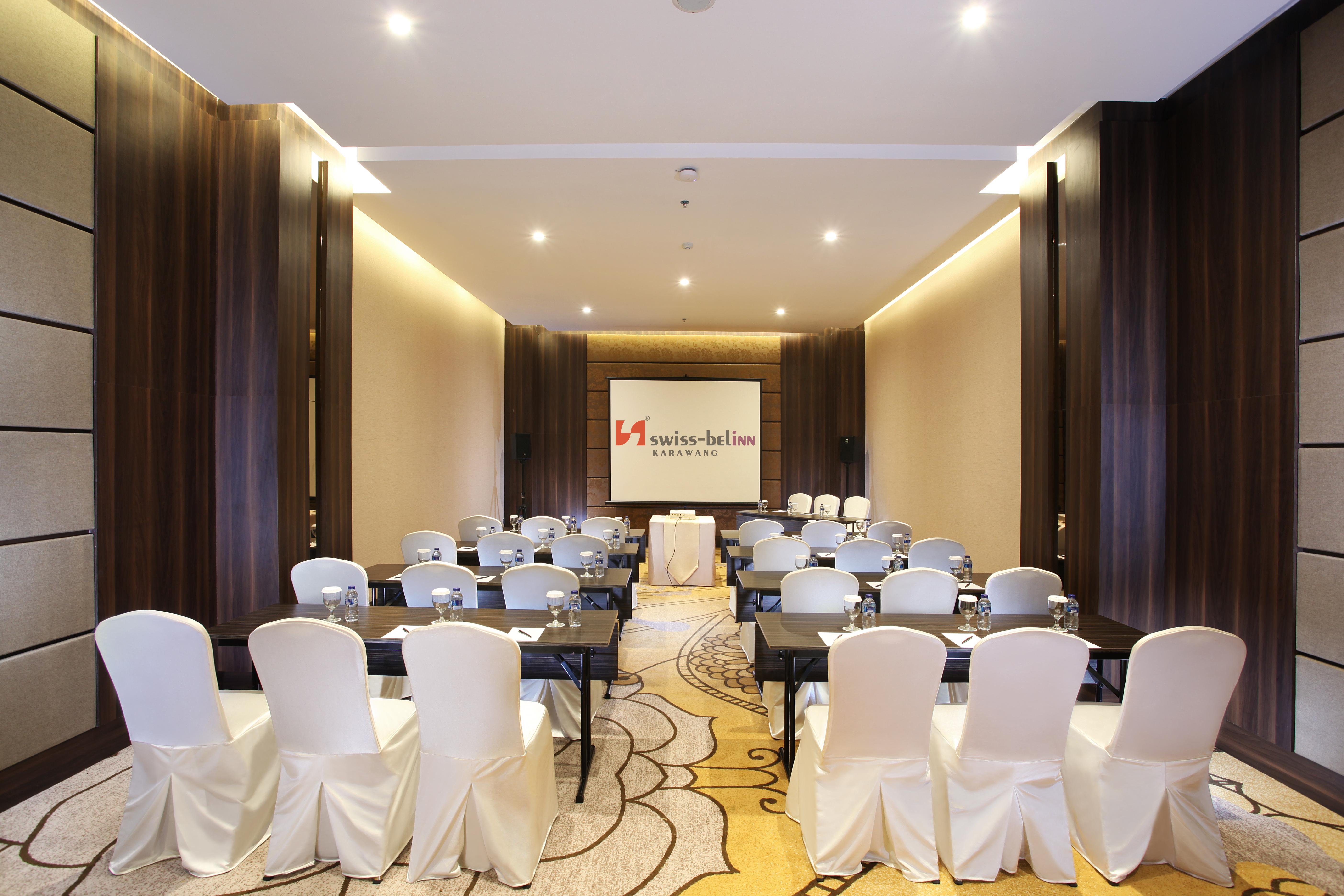 Swiss-Belinn Karawang Εξωτερικό φωτογραφία