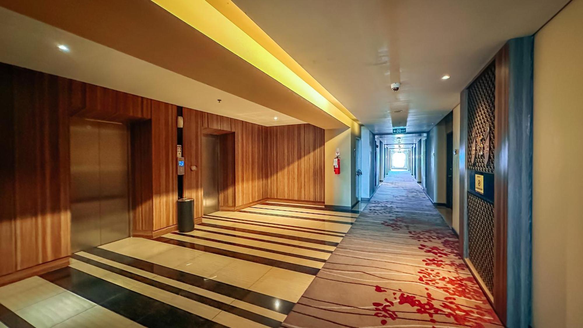 Swiss-Belinn Karawang Εξωτερικό φωτογραφία