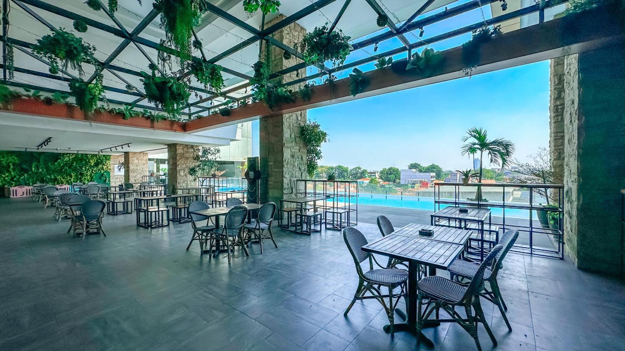 Swiss-Belinn Karawang Εξωτερικό φωτογραφία