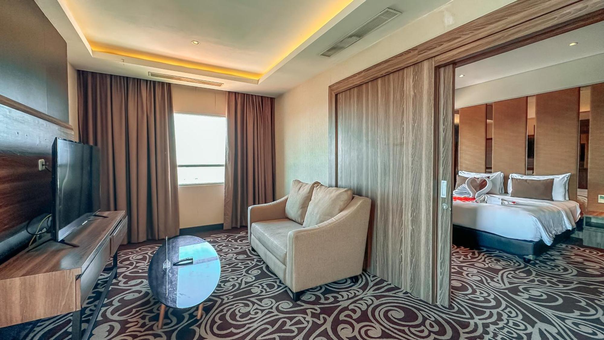 Swiss-Belinn Karawang Εξωτερικό φωτογραφία
